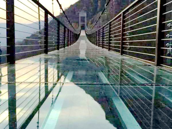 玻璃吊橋 玻璃吊橋