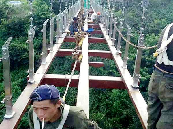 玻璃吊橋 玻璃吊橋