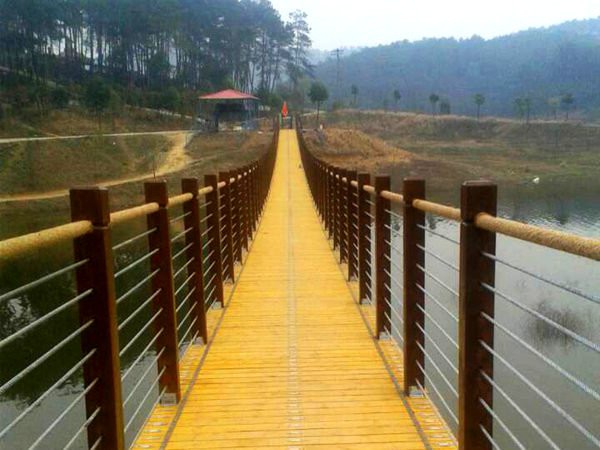 河北承德木板吊橋 河北承德木板吊橋