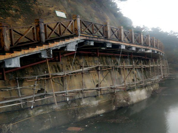 湖北襄陽仿生棧道 湖北襄陽仿生棧道