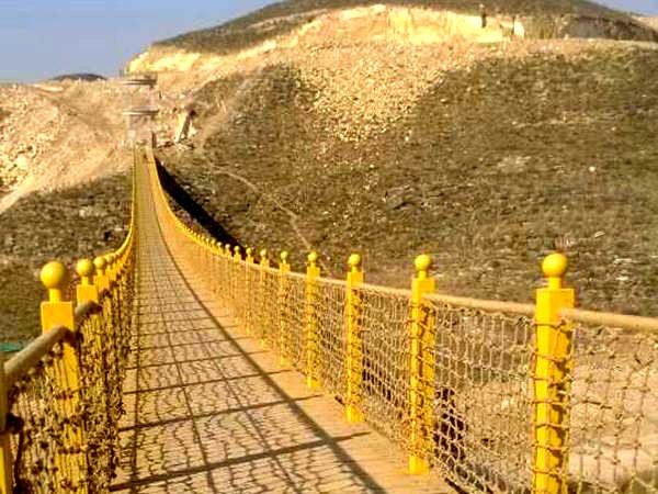 內(nèi)蒙古鄂爾多斯風(fēng)景區(qū)吊橋 內(nèi)蒙古鄂爾多斯風(fēng)景區(qū)吊橋