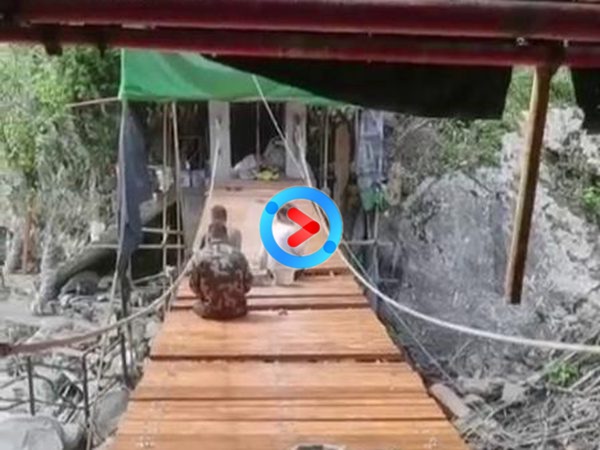 防腐木吊橋 防腐木吊橋