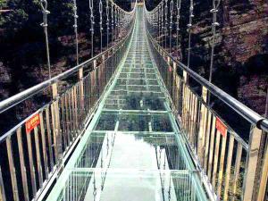 玻璃吊橋
